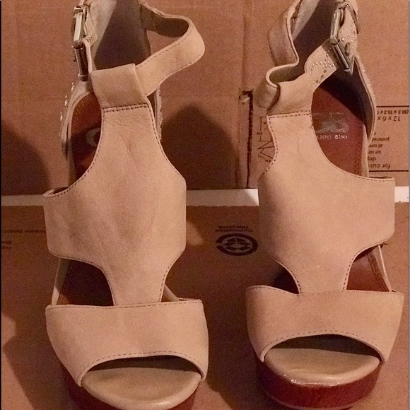 Gianni Bini Shoes - Gianni Bini wedges